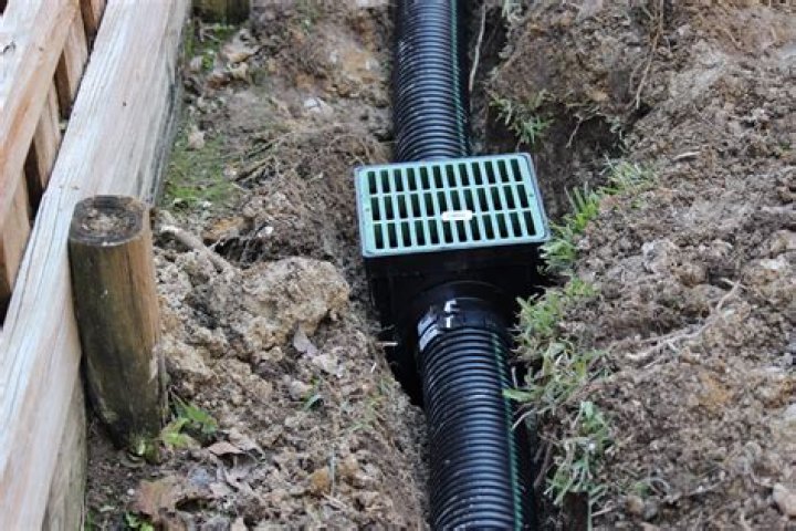How much water can drain through a 4 pipe?