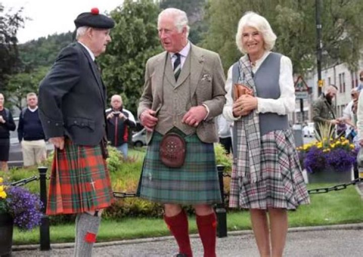 In which part of the UK do men traditionally wear kilts?