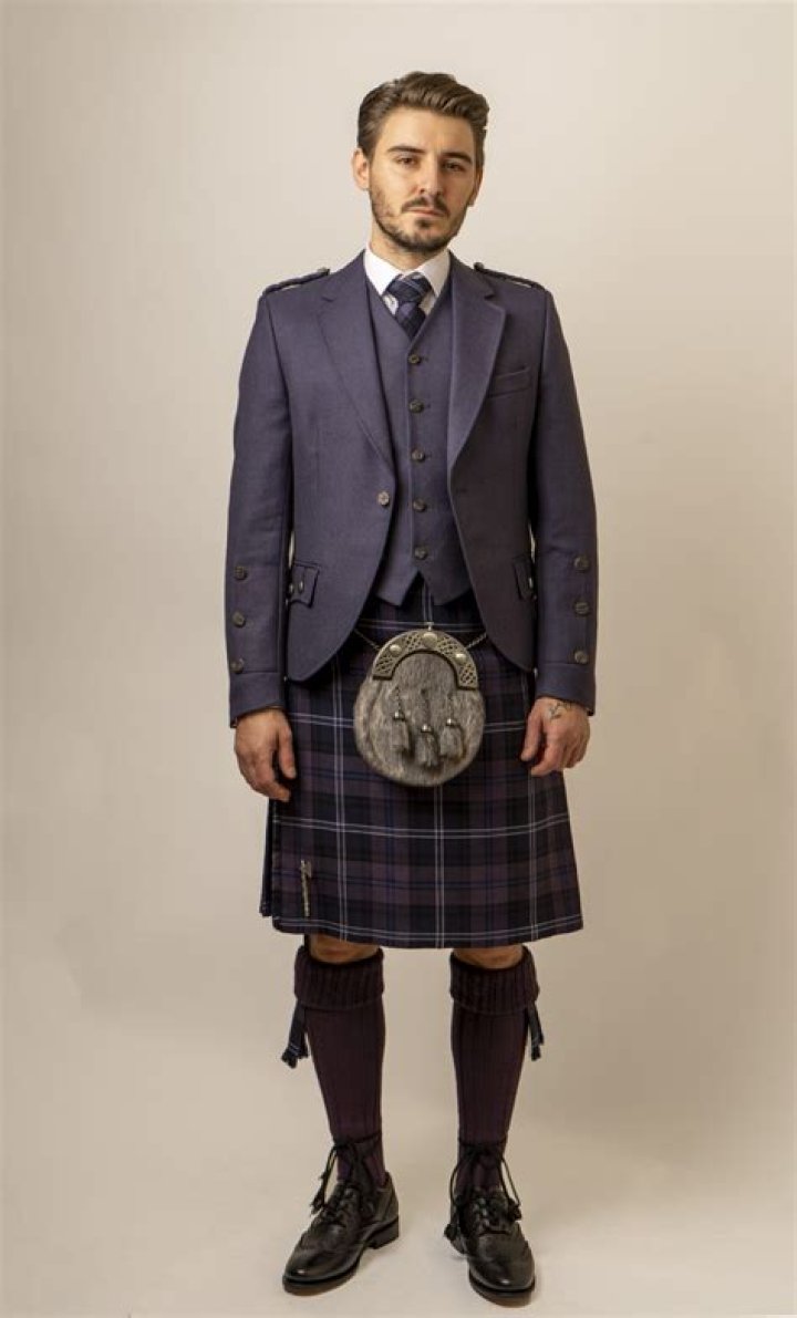 In which place do men wear a kilt?