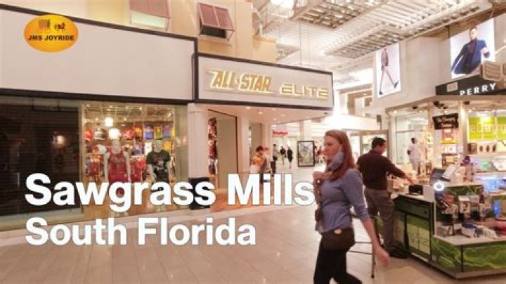 Is Aventura Mall bigger than Sawgrass?