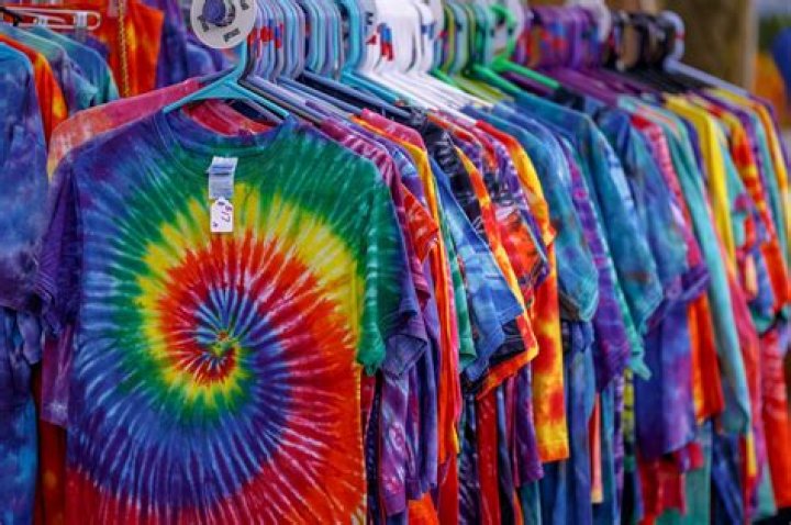 What does tie dye do?