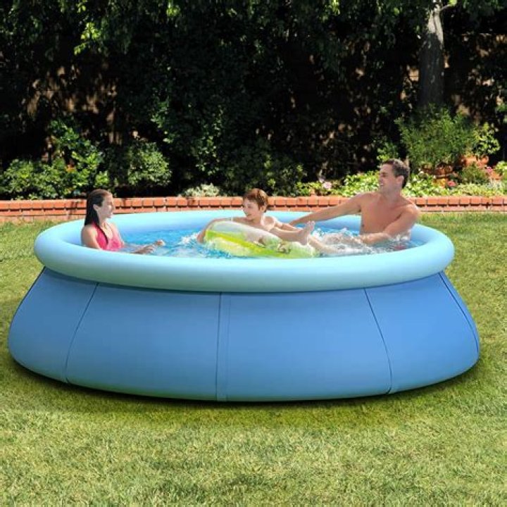 What kind of pool does comfort jet have?