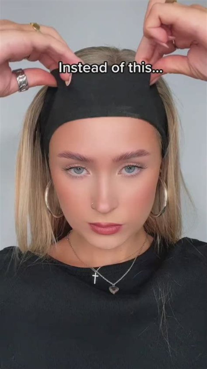 Why does Tsunade not wear a headband?
